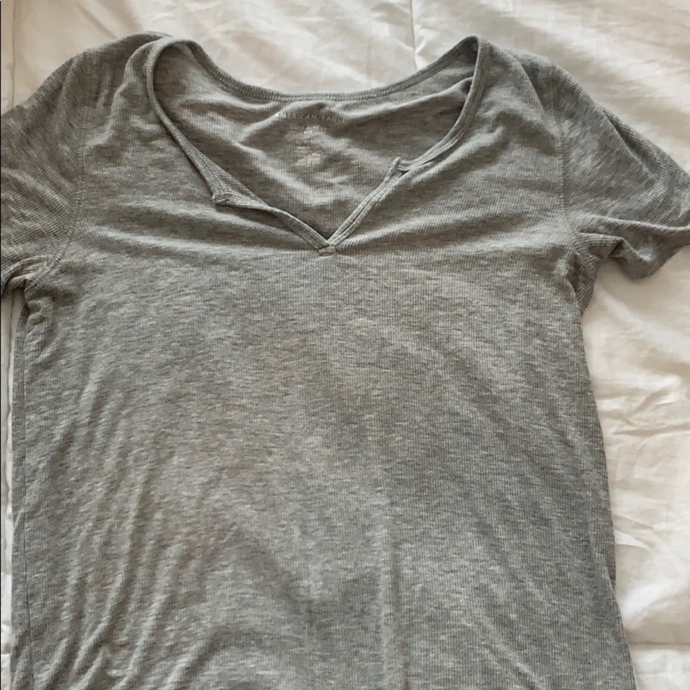 grey ribbed v neck
